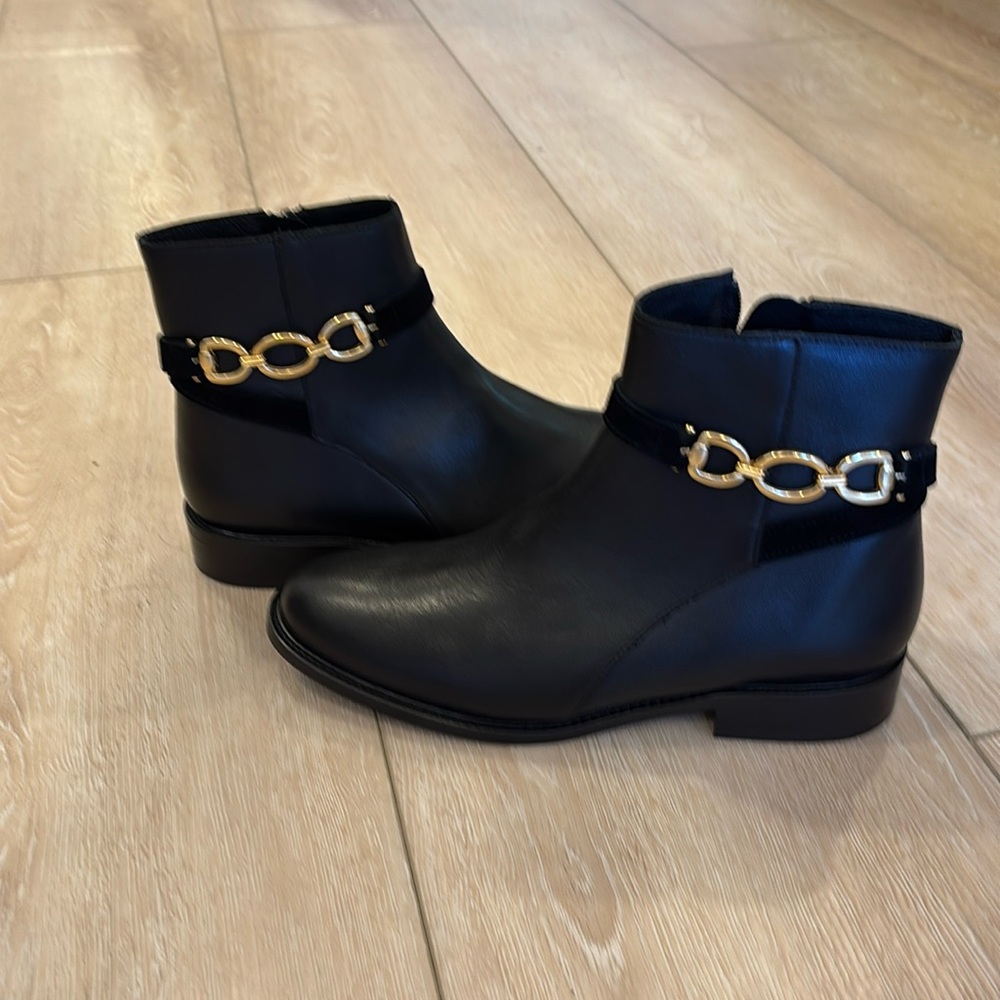 Brand new, black booties with gold detail women’s size 39- (8-8.5)